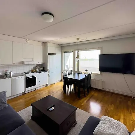 Saunallinen Kattohuoneisto! Parveke, 65' Smart Tv Huoneisto *