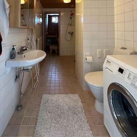 Saunallinen Kattohuoneisto! Parveke, 65' Smart Tv Huoneisto Espoo